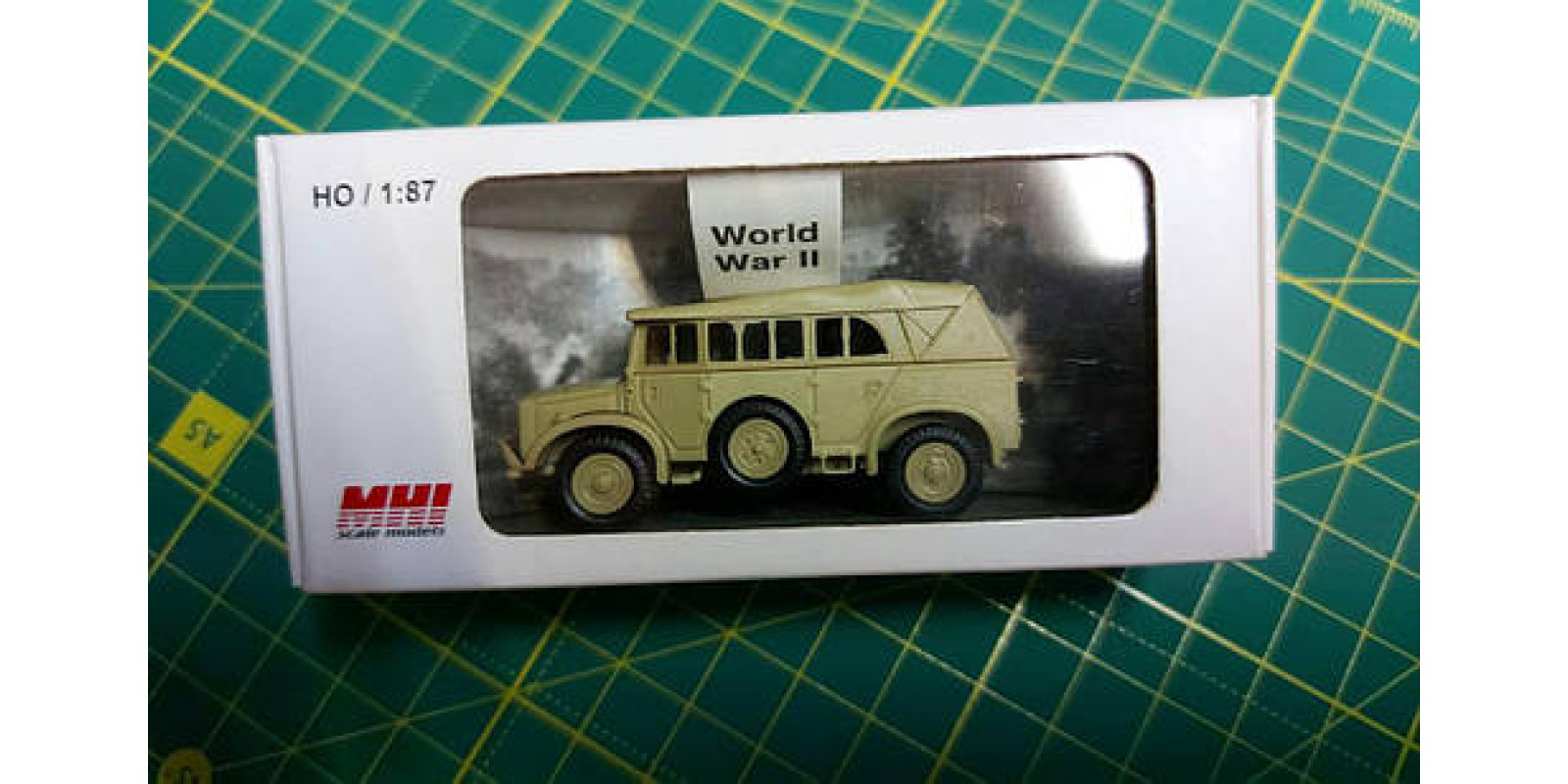 HORCH (Schw.Pkw) 108 Typ 1a/1b с тентом. Пластиковая модель в масштабе 1/87. MHI 87303