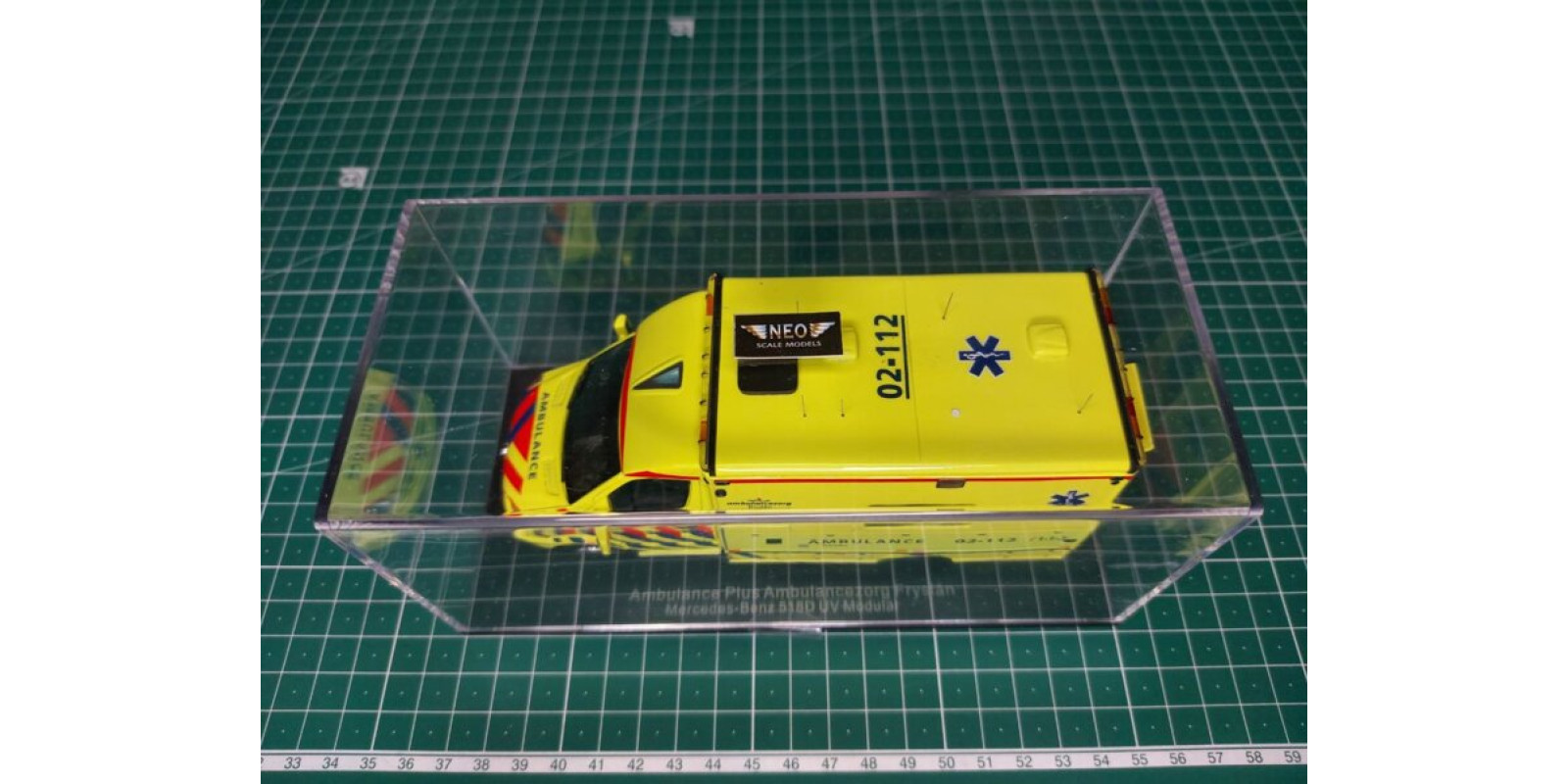 Mercedes-Benz Sprinter 518D UV Modular Ambulance. Колекційна модель автомобіля у масштабі 1/43. NEO MODELS