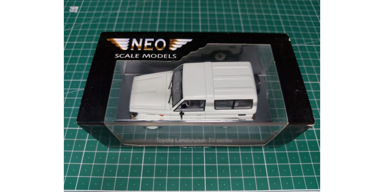 Toyota Landcruiser 70 series. Коллекционная модель автомобиля в масштабе 1/43. NEO MODELS 43995 Toyota Landcruiser 70 series. Коллекционная модель автомобиля в масштабе 1/43. NEO MODELS 43995