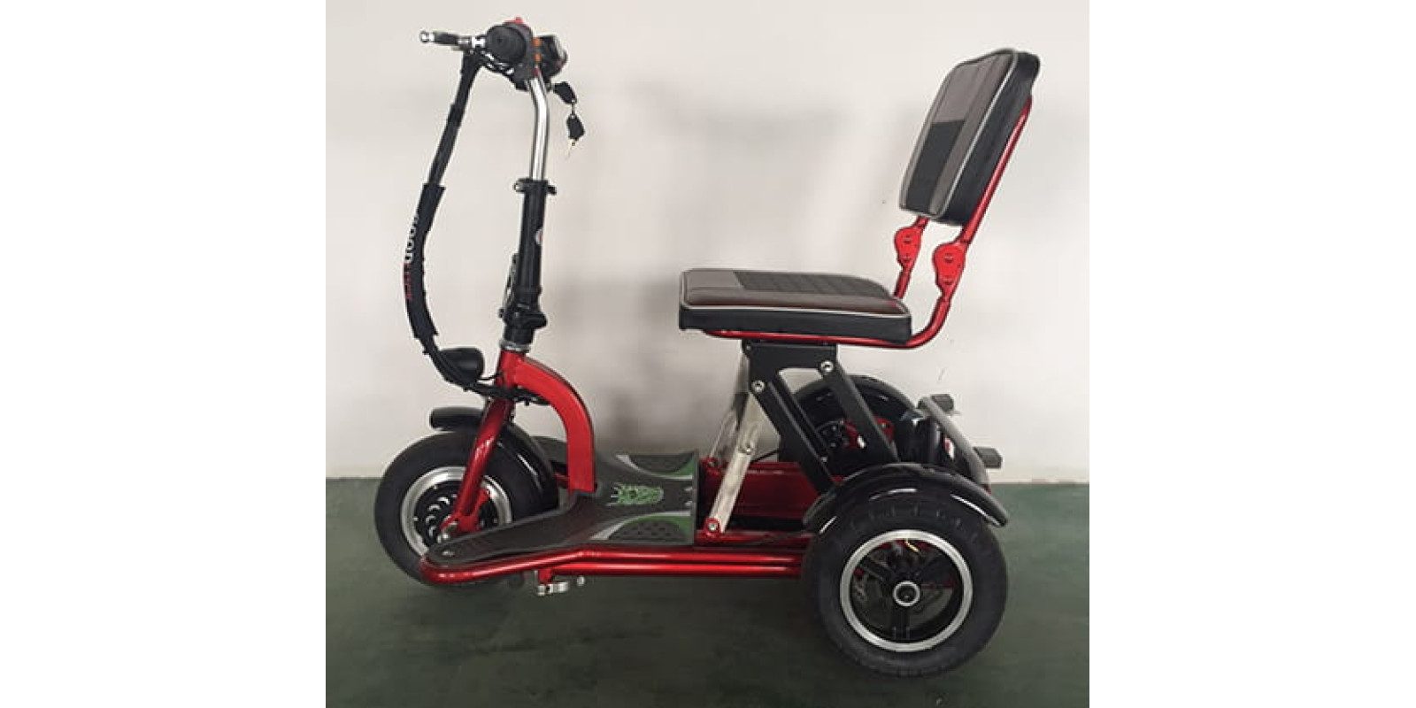 Трехколесный складной электромотороллер Electrowin ETB-125